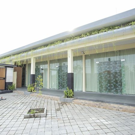 V Canggu Dormitory Ngoại thất bức ảnh