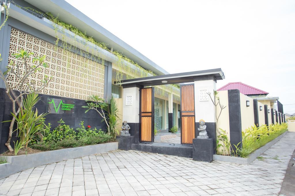 V Canggu Dormitory Ngoại thất bức ảnh